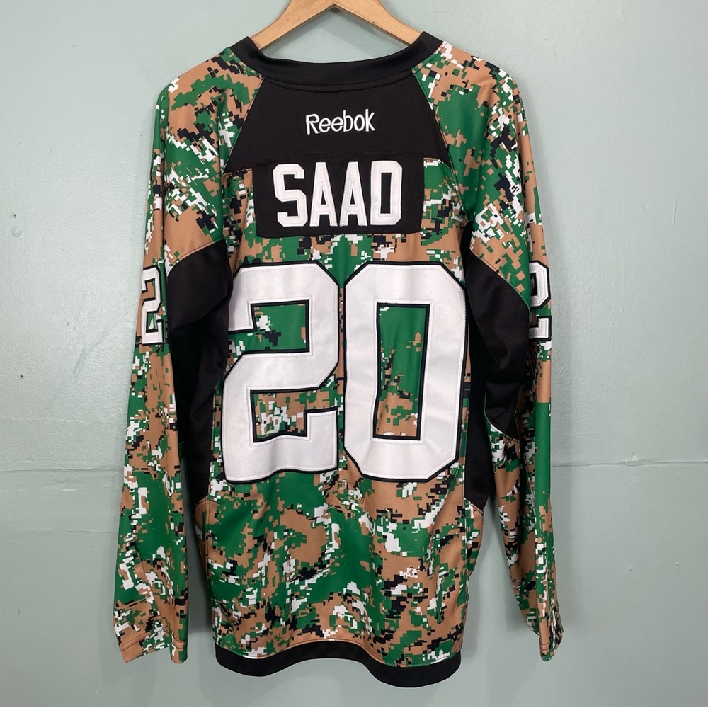 VTG CCM Reebok Chicago Blackhawks Brandon Saad Jersey Camo Veterans Sz 48 NHL - Picture 9 of 14